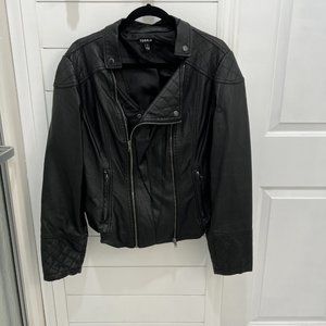 Torrid faux, leather, Moto asymmetrical Jacket size 2